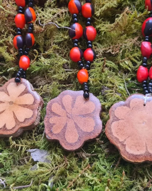 Ayahuasca slice necklace with Wayruro seeds