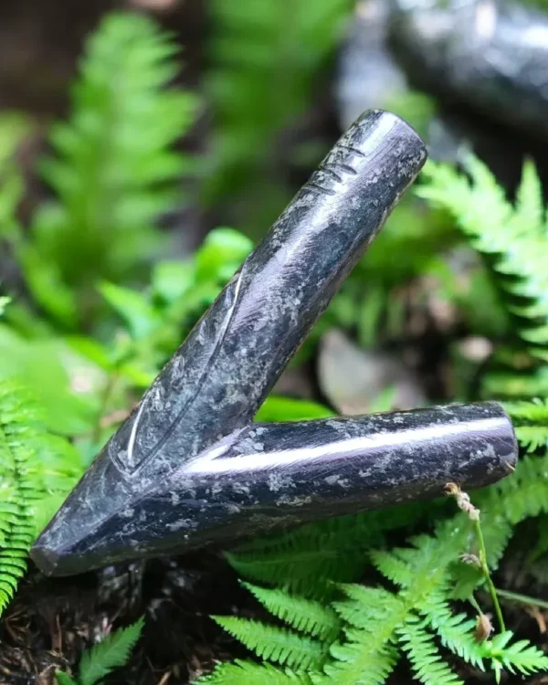 Serpentine stone carved kuripe shamanic ceremonial tool