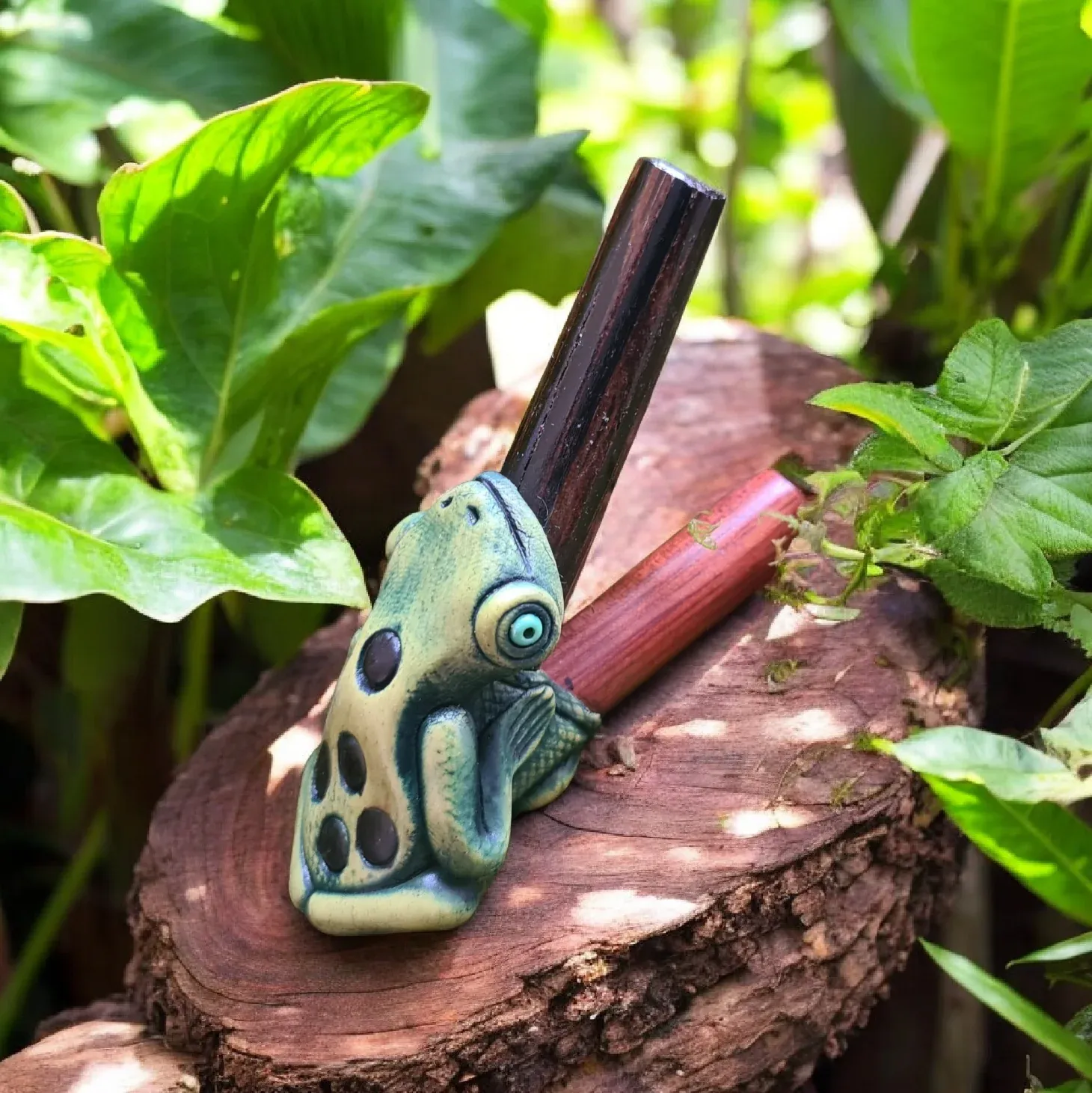 Serpentine stone and wood frog carved kuripe shamanic ceremonial tool