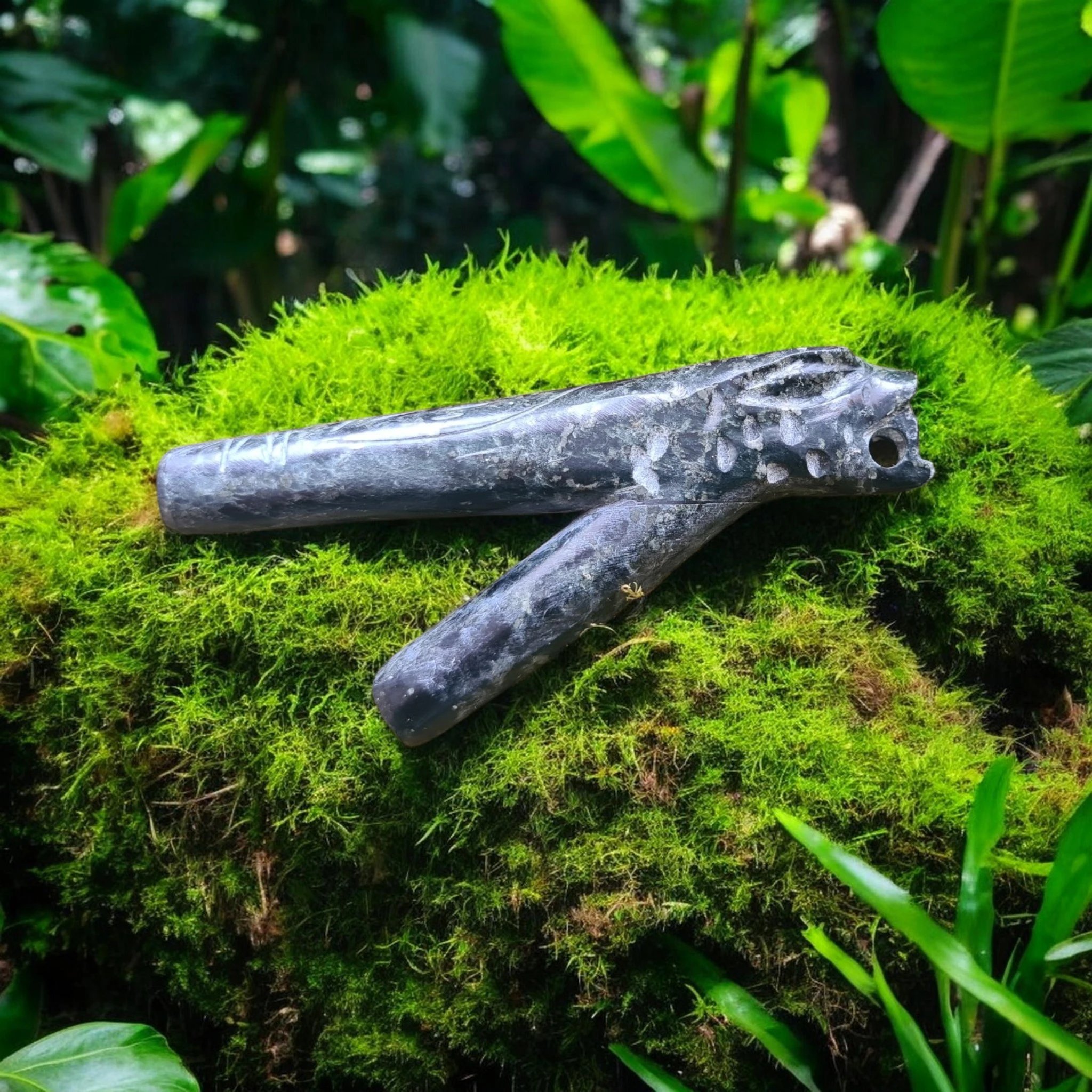 Serpentine stone carved Serpent kuripe animal totem shamanic ceremonial tool