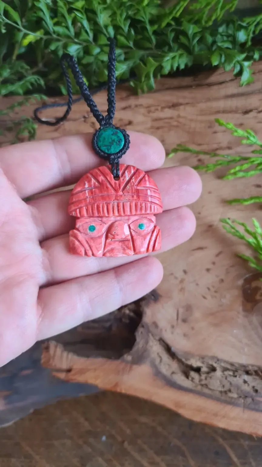 Ancestor face spondylus shell and Chrysocolla slice macrame necklace - Image 4