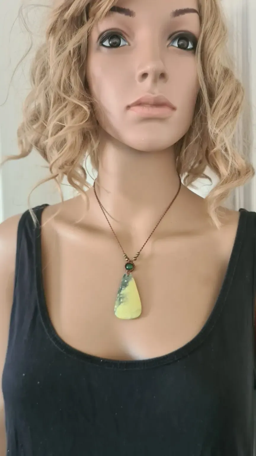 Peruvian Serpentine stone Machu Picchu stone macrame necklace - Image 4