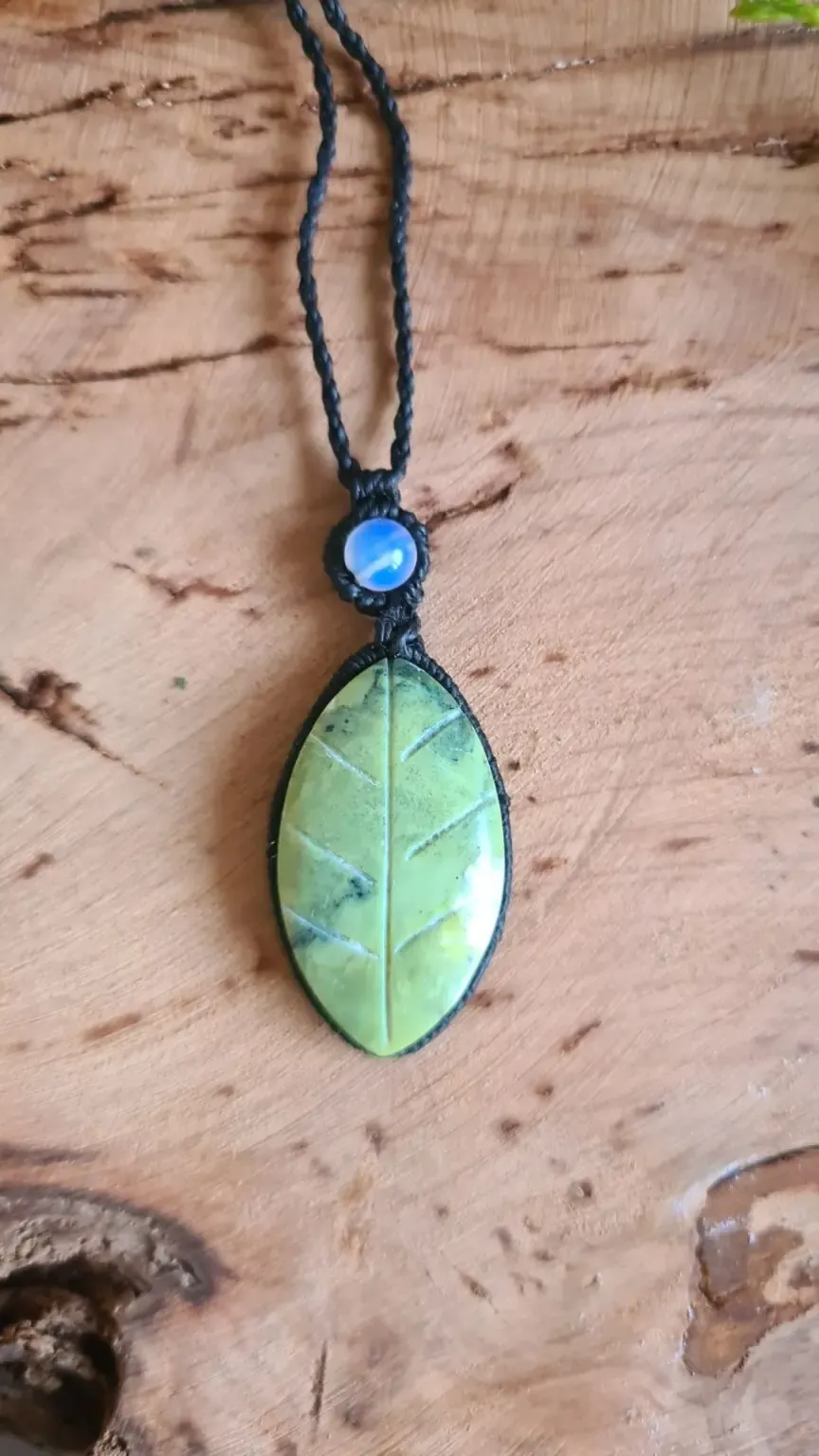 Peruvian Serpentine stone Machu Picchu stone macrame - Image 6