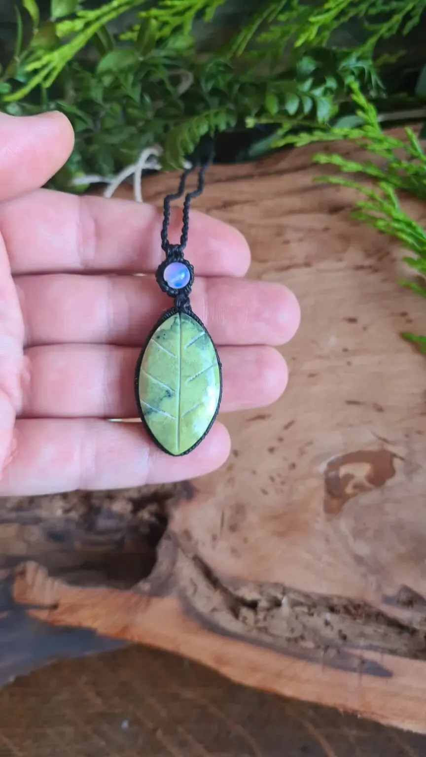 Peruvian Serpentine stone Machu Picchu stone macrame - Image 2