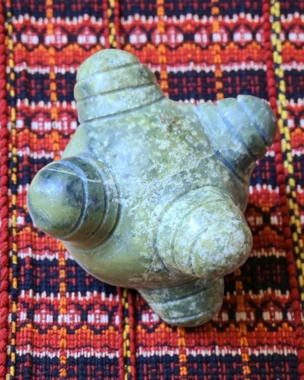 Light green Serpentine stone carved Chumpi Stone Pisqa