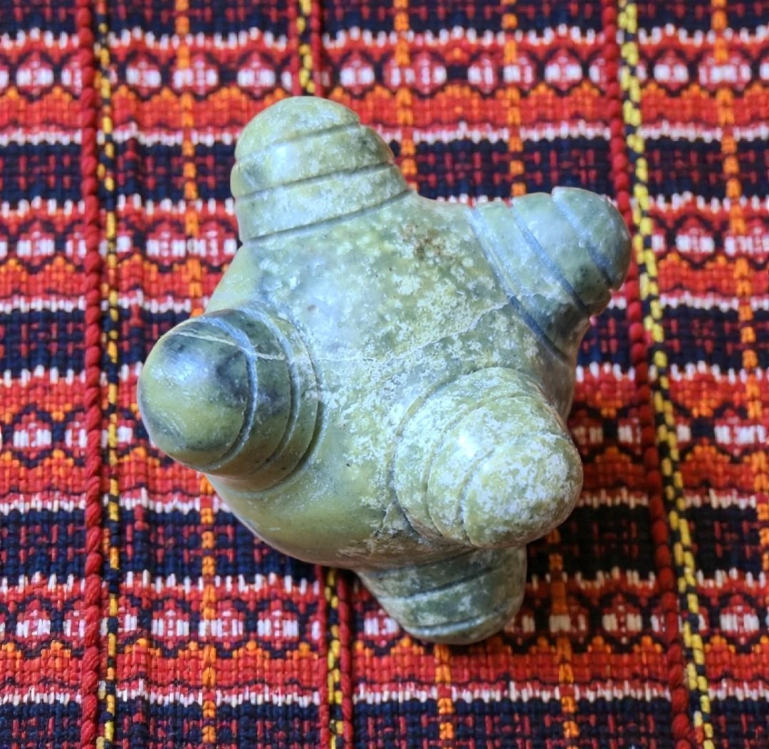 Light green Serpentine stone carved Chumpi Stone Pisqa