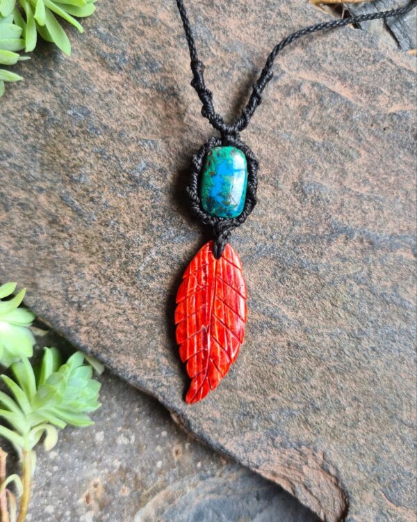 Spondylus shell leaf and Chrysocolla crystal macrame necklace