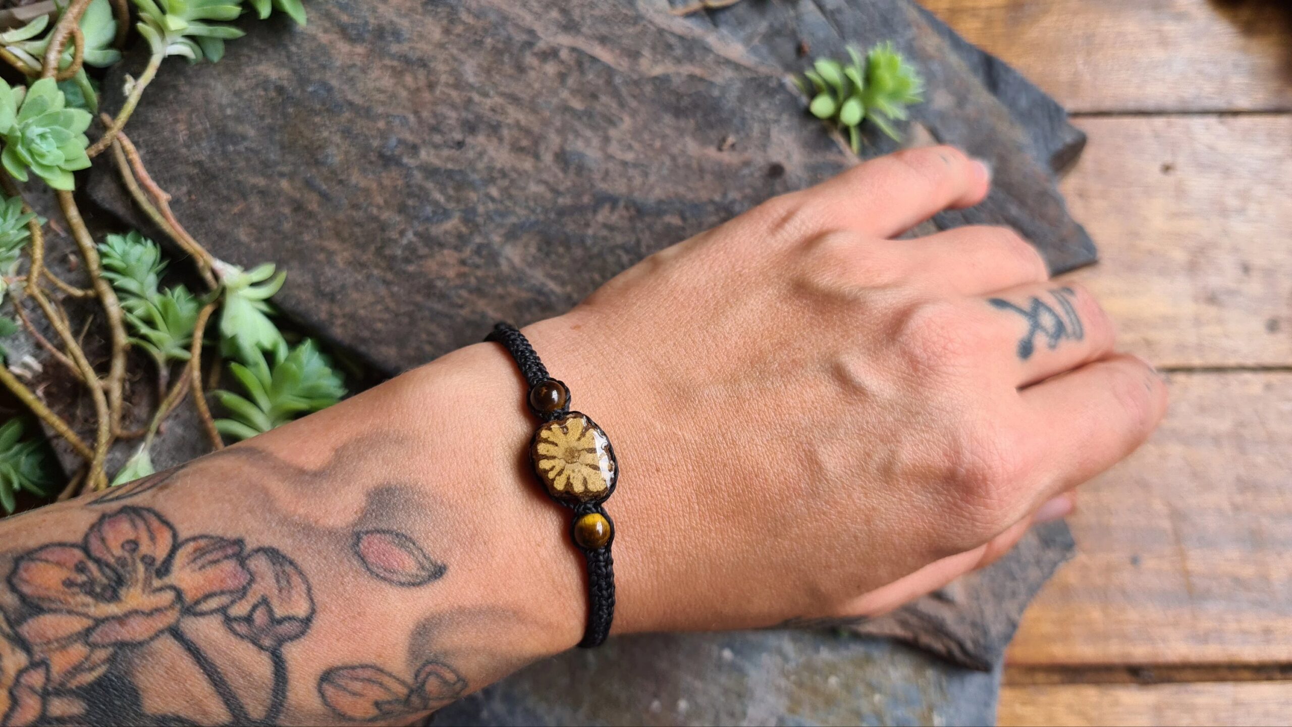 Macrame cord Aya slice bracelet with crystal beads - Image 4