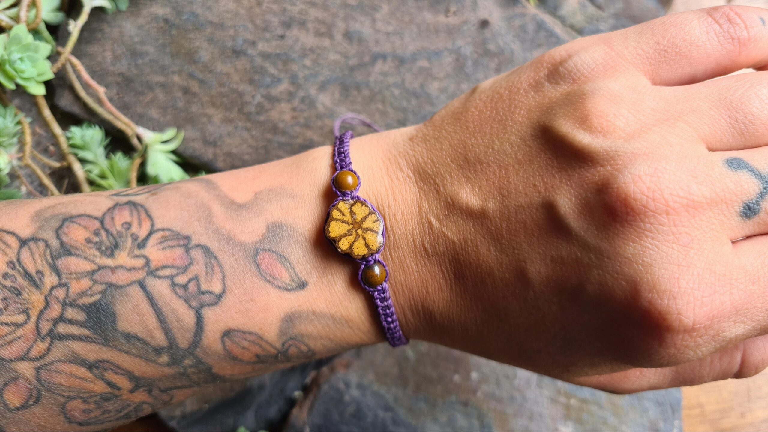 Macrame cord Aya slice bracelet with crystal beads - Image 5