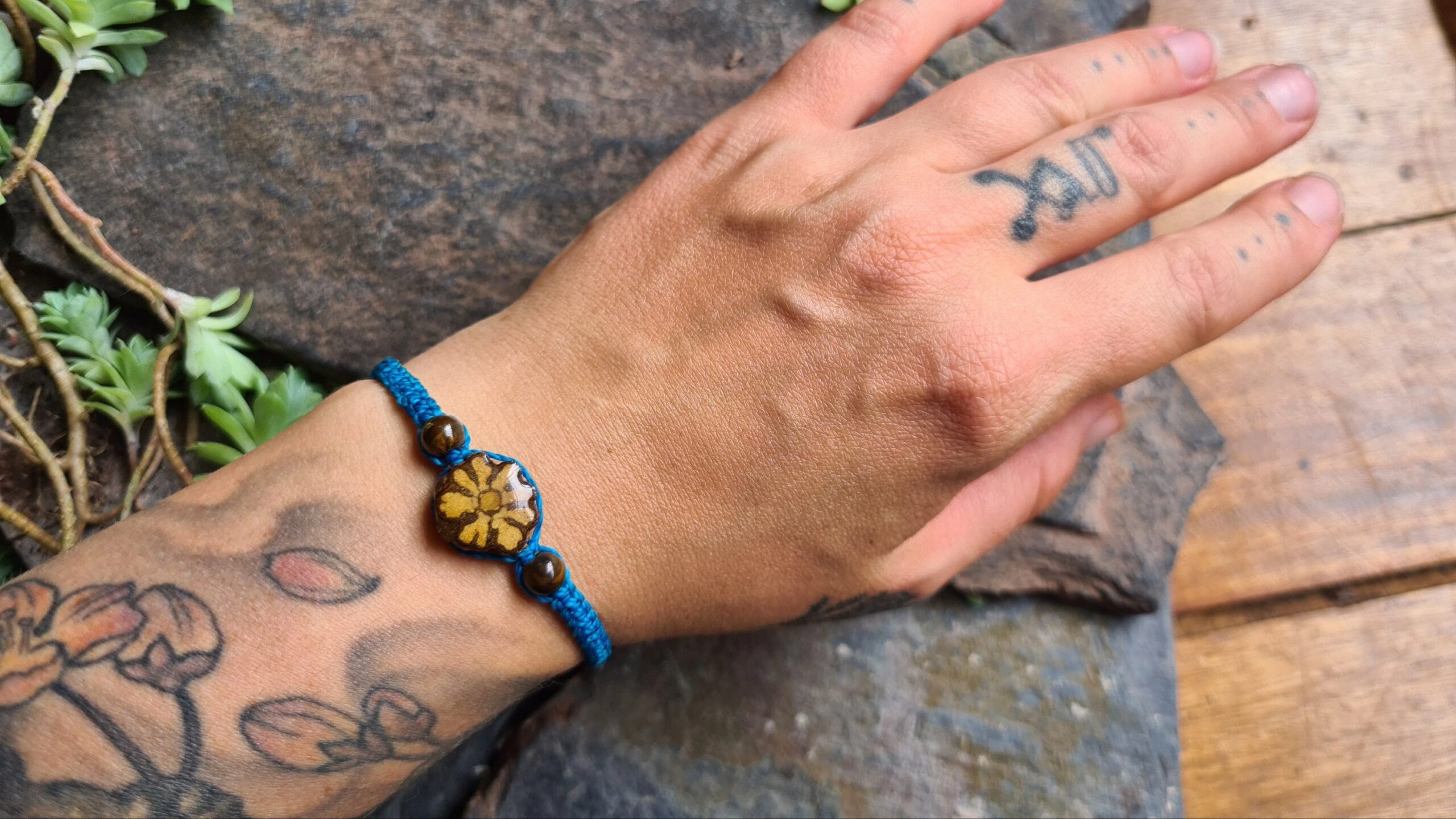 Macrame cord Aya slice bracelet with crystal beads - Image 6