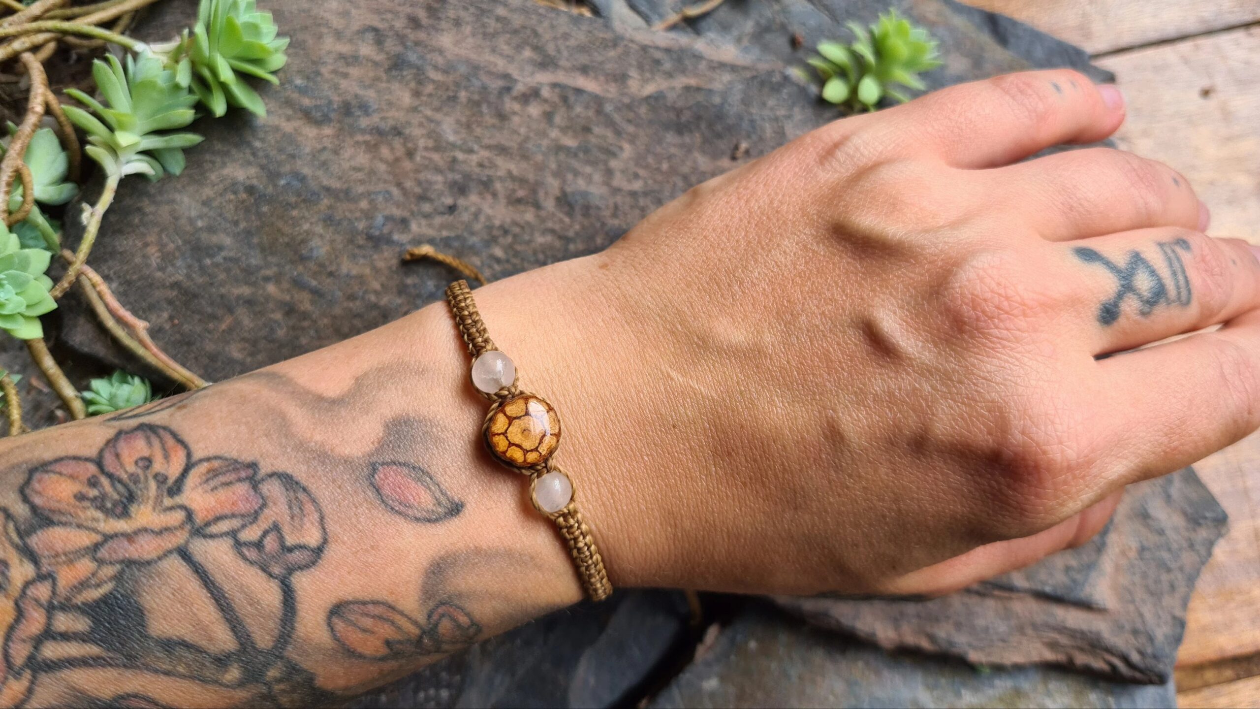 Macrame cord Aya slice bracelet with crystal beads - Image 7