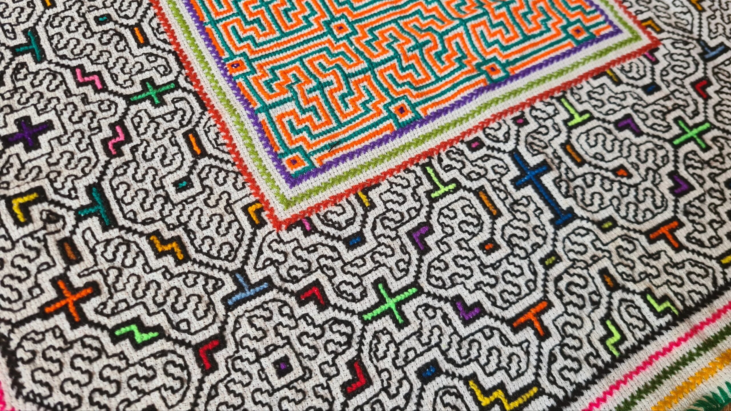 Hand stitched Shipibo cloth - Image 2