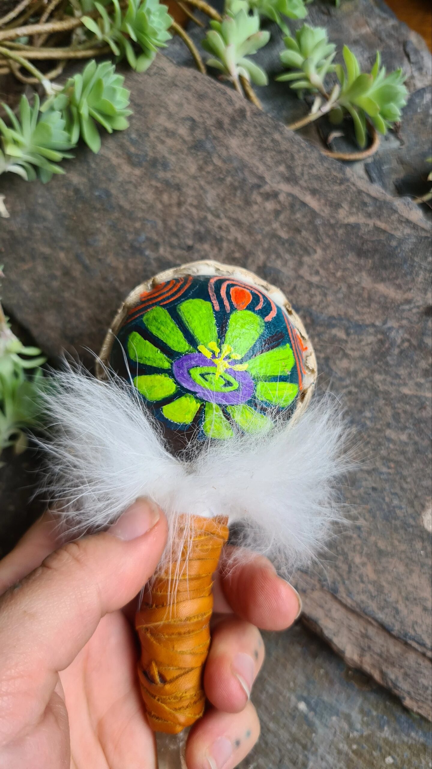 Hand painted Quartz handle rattle - Image 3