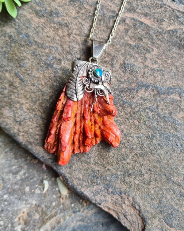 Spondylus Inca shell humming bird necklace in Alpaca silver