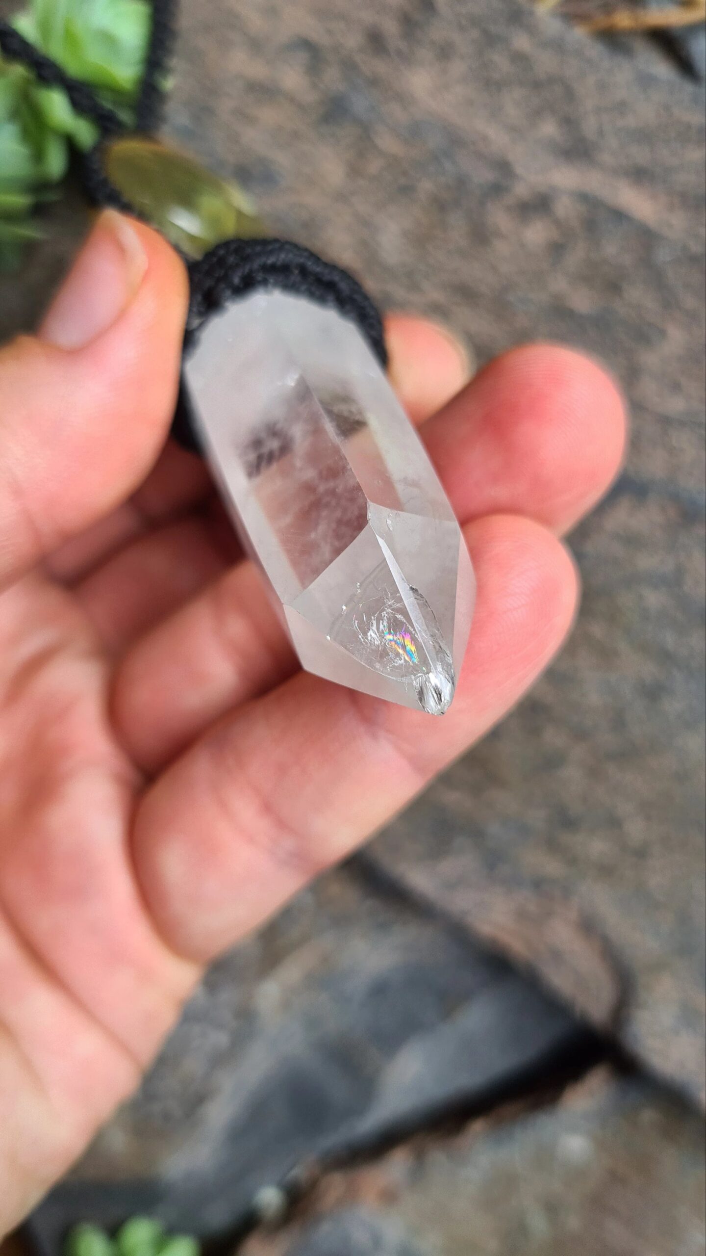 Quartz point and Serpentine crystal macrame necklace - Image 3