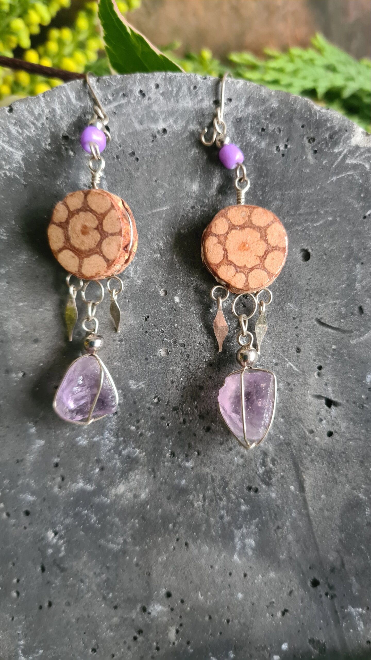 Ayahuasca slice and raw crystal earrings - Image 7