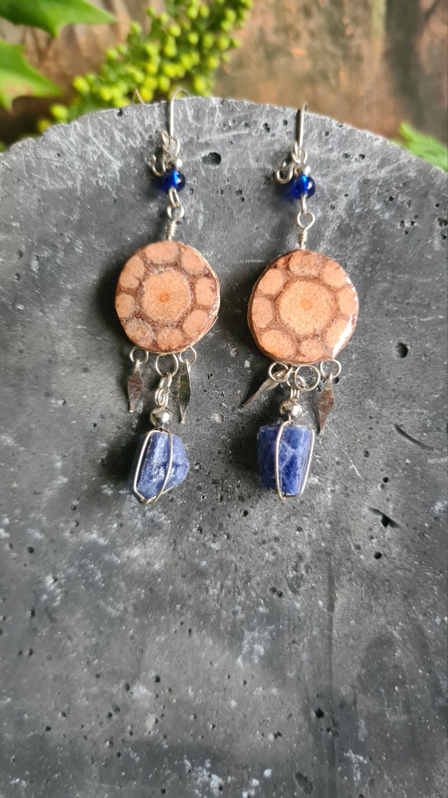 Ayahuasca slice and raw crystal earrings - Image 10