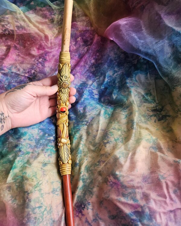 Long decorated tepi
